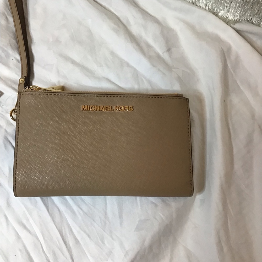 MK khaki jet set double zip wristlet - Picture 3 of 4